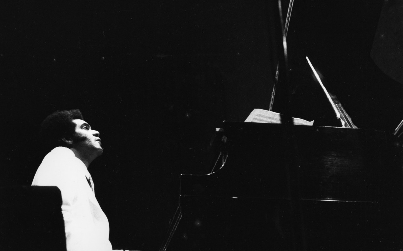 Hommage à Marius Cultier - La Fleur et l’Oiseau - Photo : Marius Cultier en concert, 1981